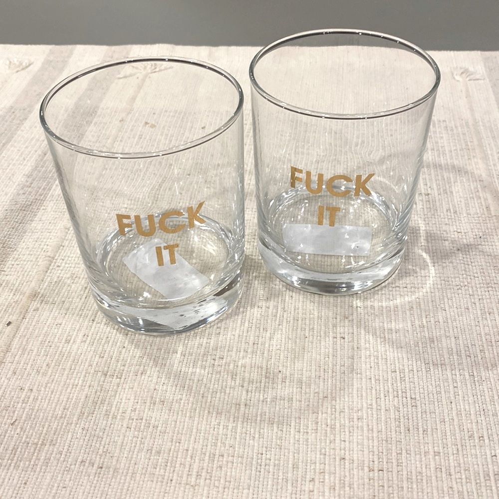 ⭐️3 x HP!⭐️ NWT Chez Gagné rocks glasses